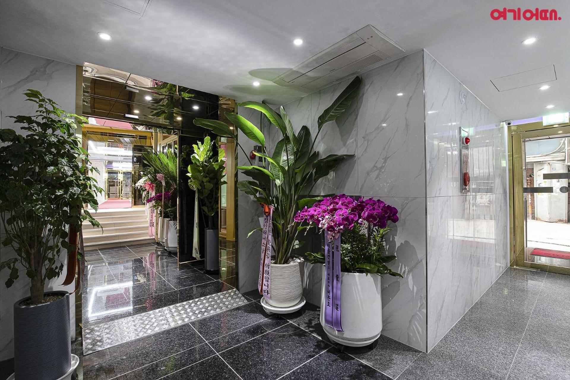 Star Light Hotel, Seoul